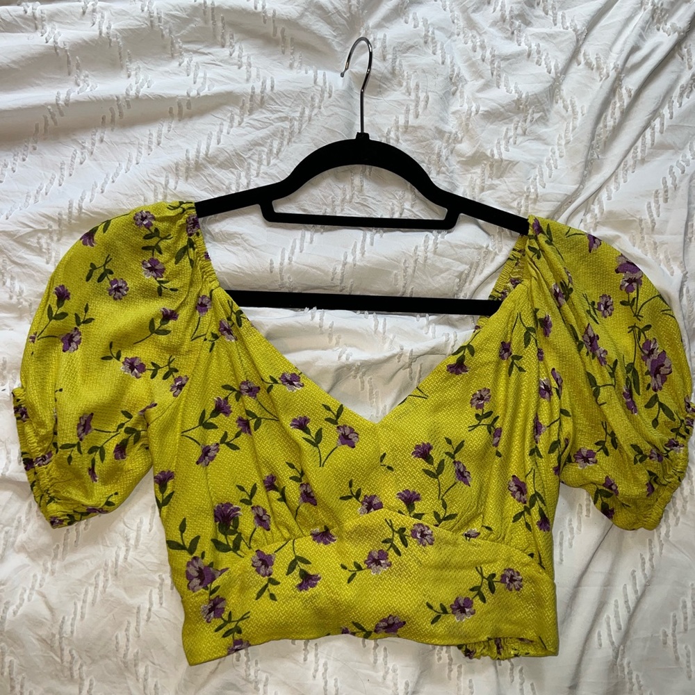 Never worn puff sleeve open back crop top
